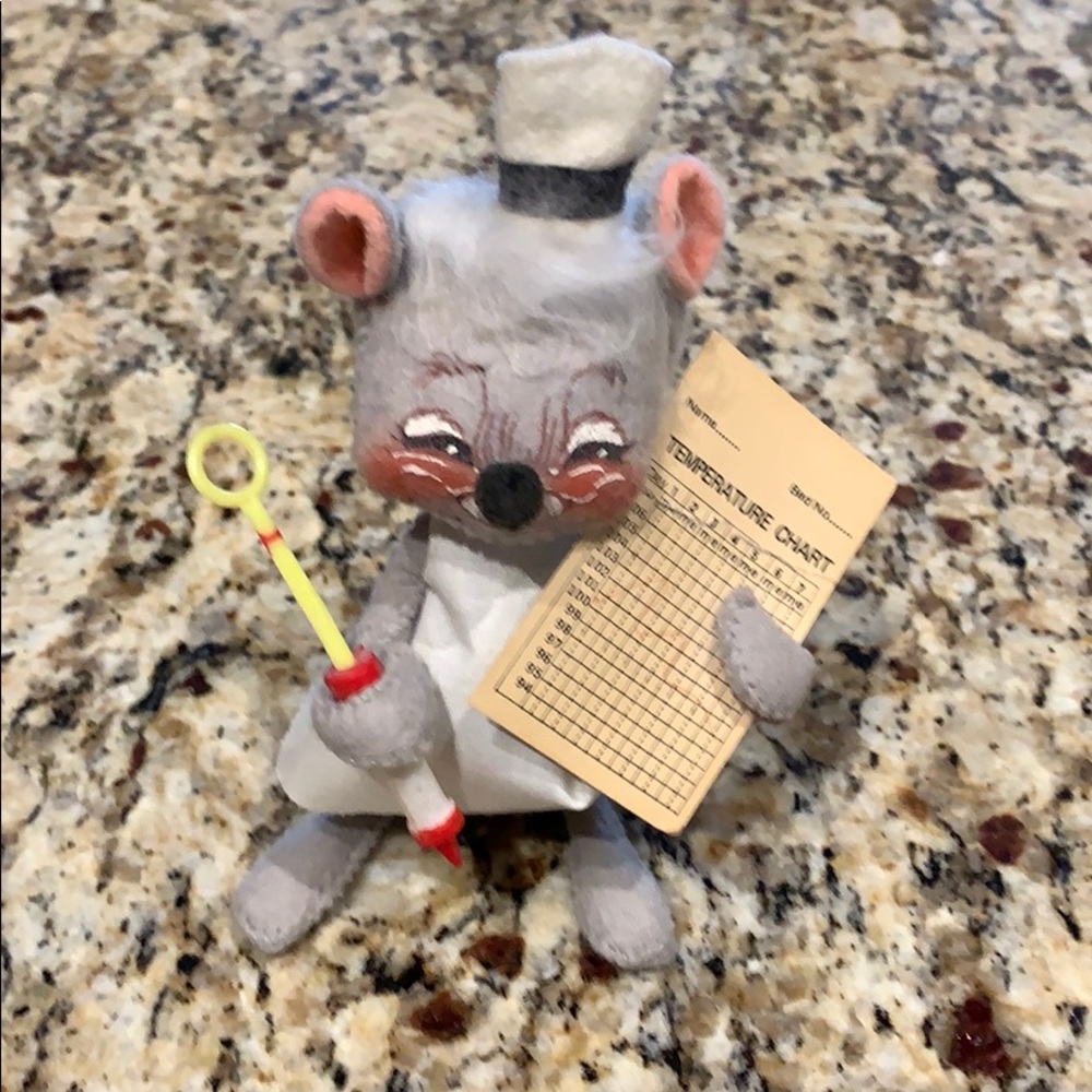 Mobilitee 1971 nurse mouse. Annalee made in USA.